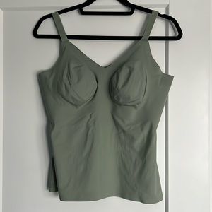 Knix LuxeLift V-neck Tank L+